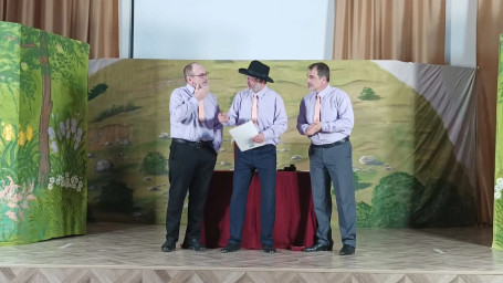 Показ спектакля "Современные дела" в СОШ №18 г. Назрань 3