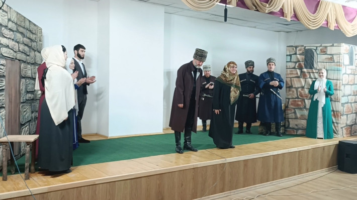 Онлайн показ спектакля «Нравы отцов»
